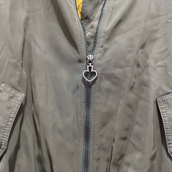 KATE SPADE Twill Flounce Bomber IN OLIVE - Large - Picture 5 of 7